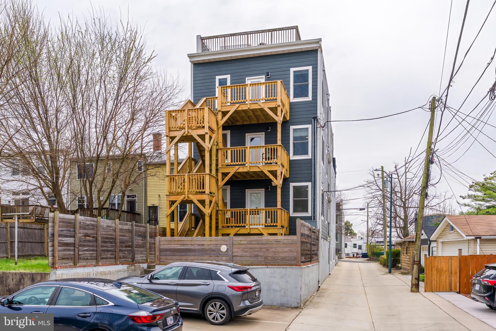 415 VARNUM STREET NW 2