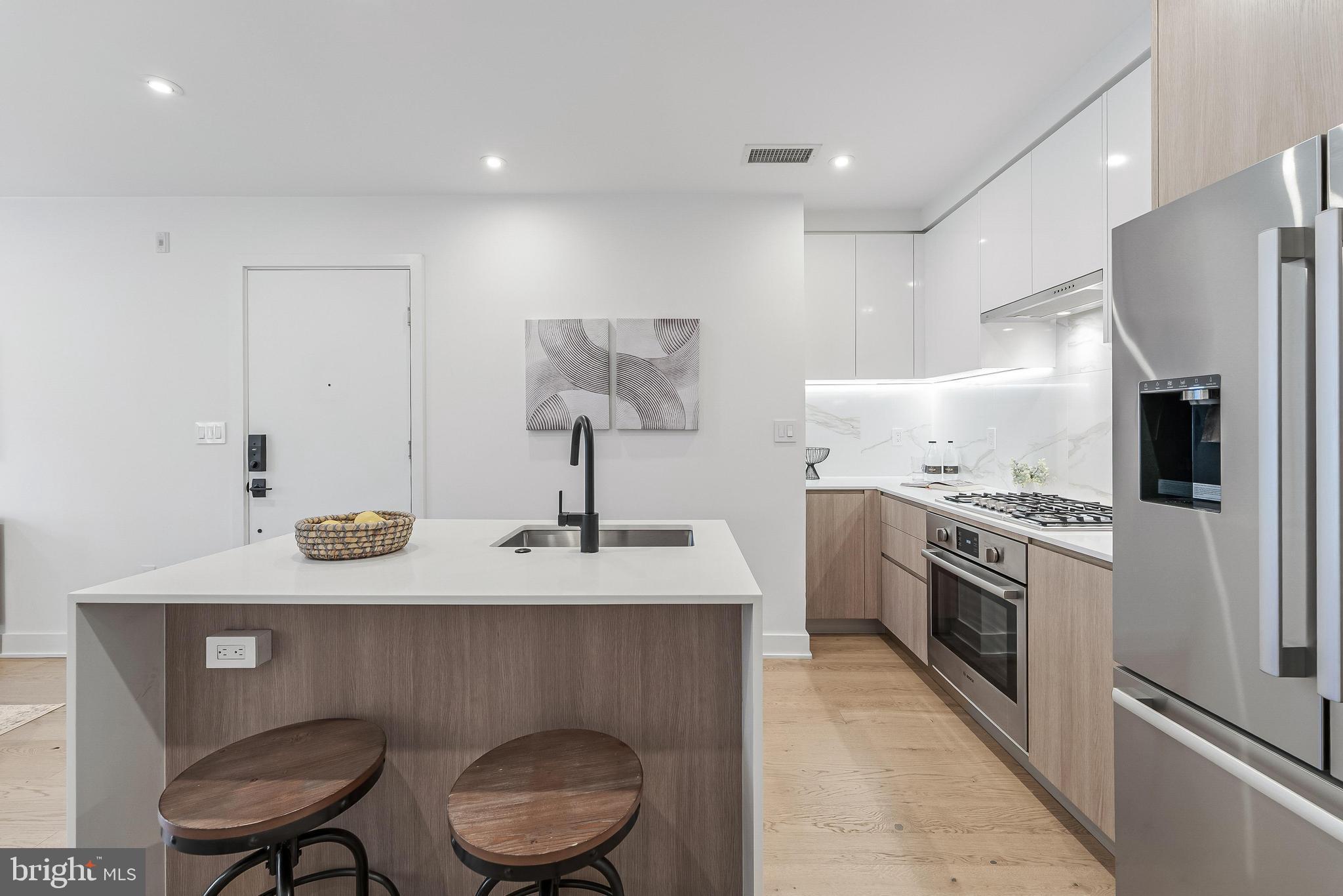 4017 DAVIS PLACE NW 6