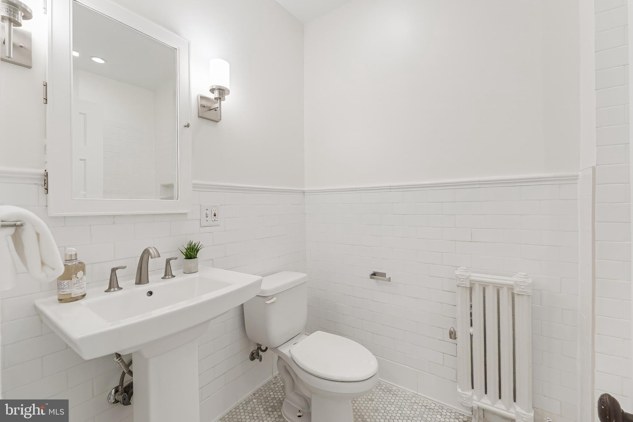 709 QUINCY STREET NW