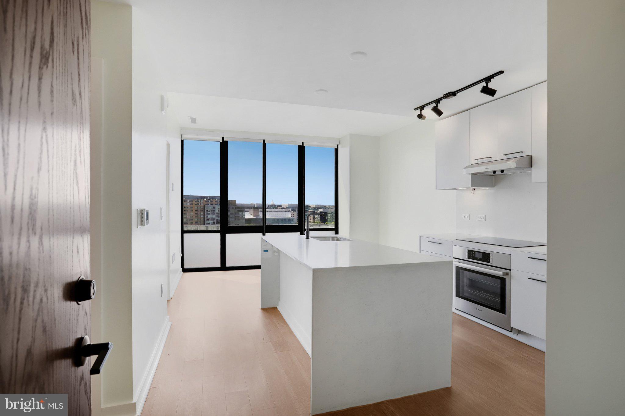 1625 ECKINGTON PLACE NE PH319