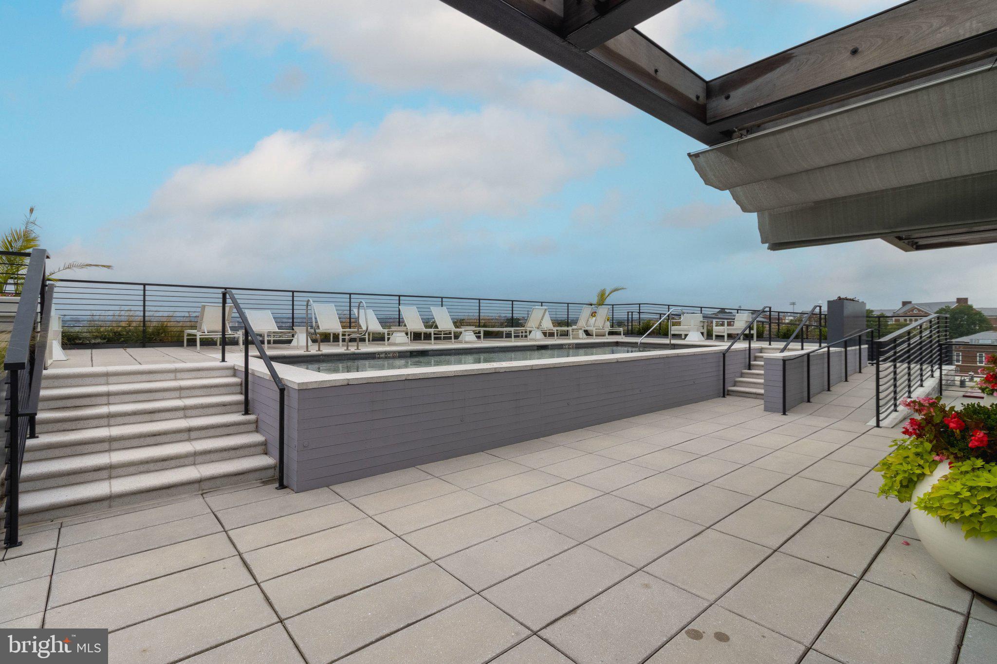 1625 ECKINGTON PLACE NE PH319