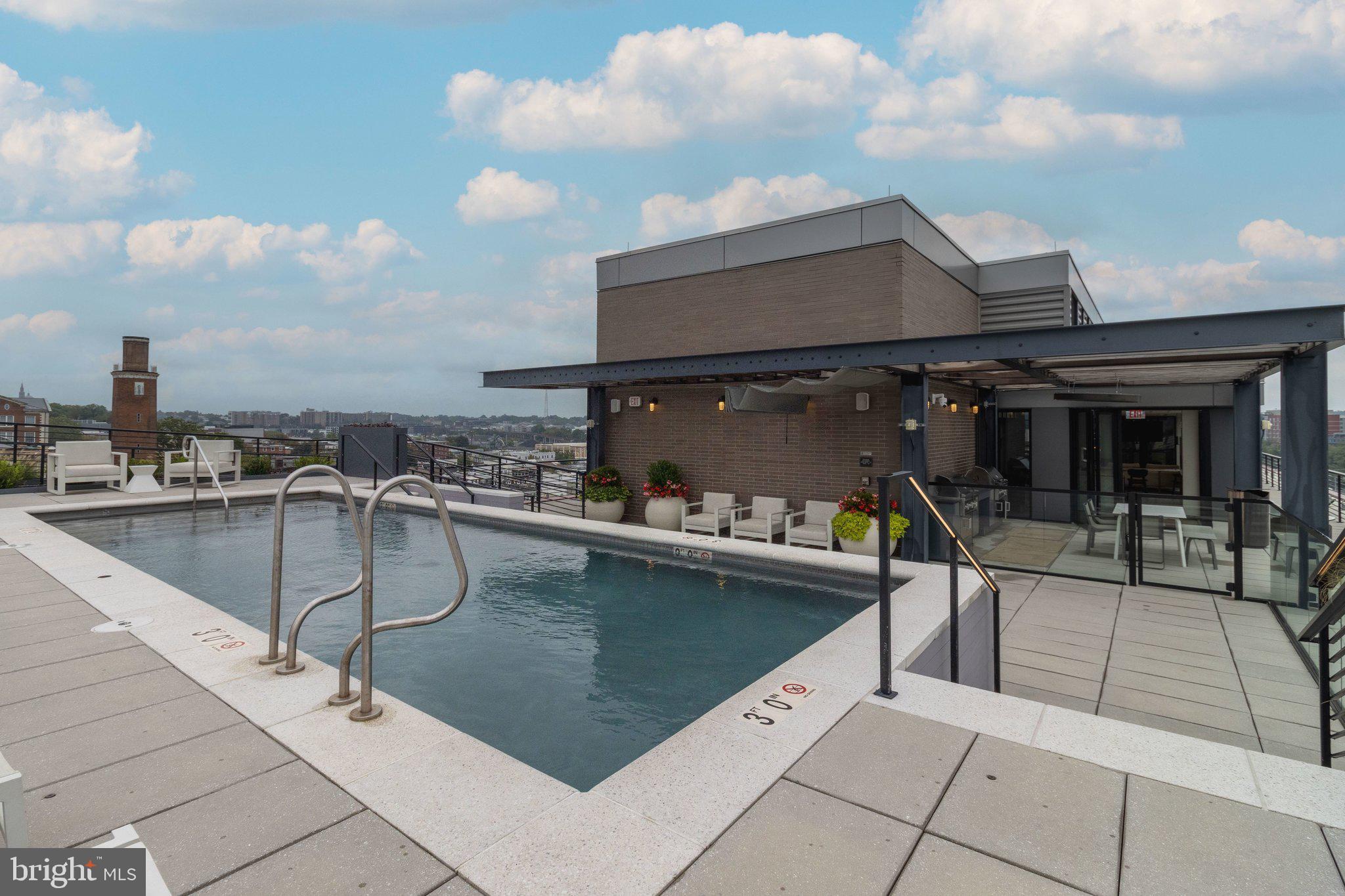 1625 ECKINGTON PLACE NE PH319