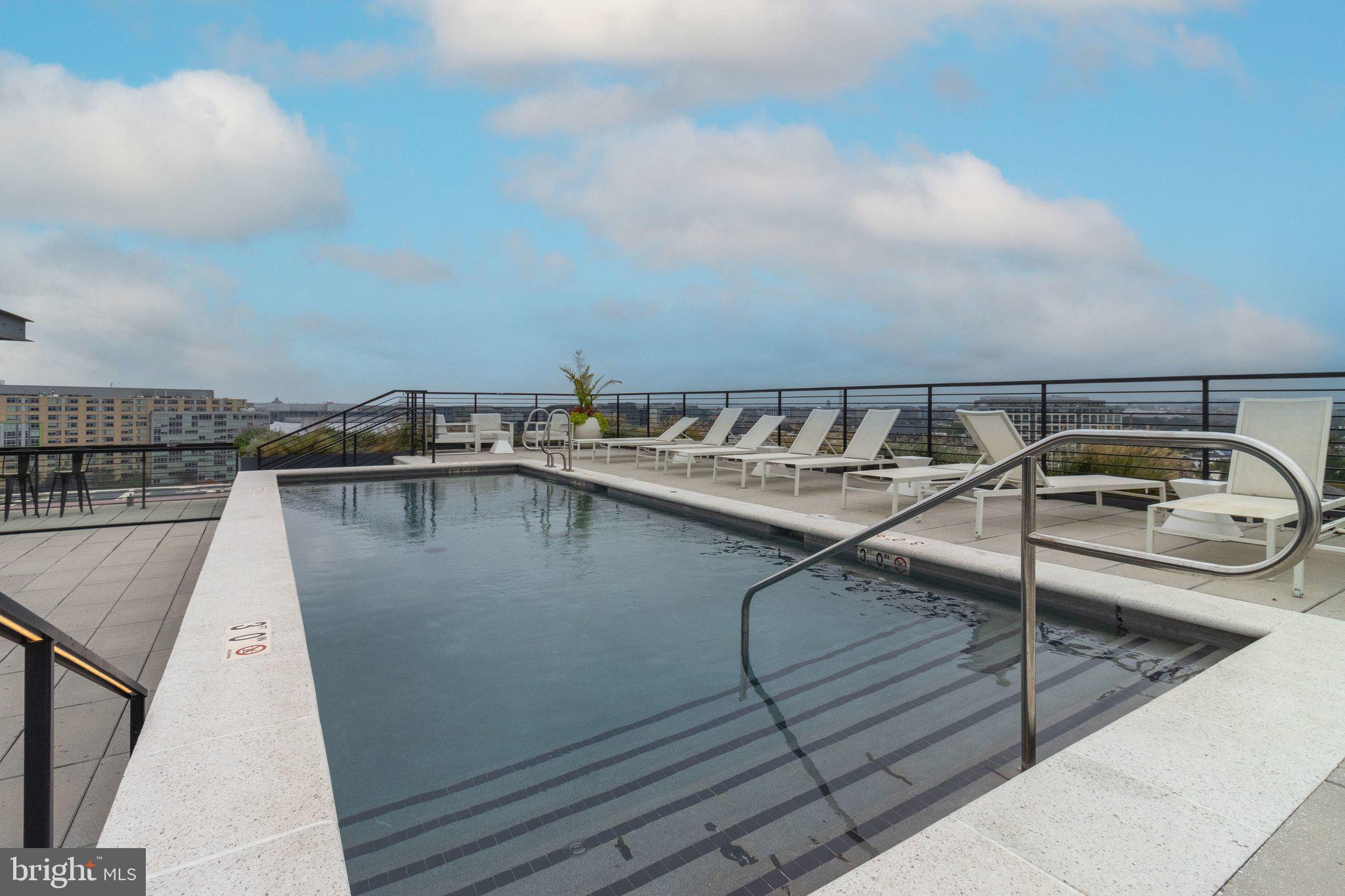 1625 ECKINGTON PLACE NE PH319