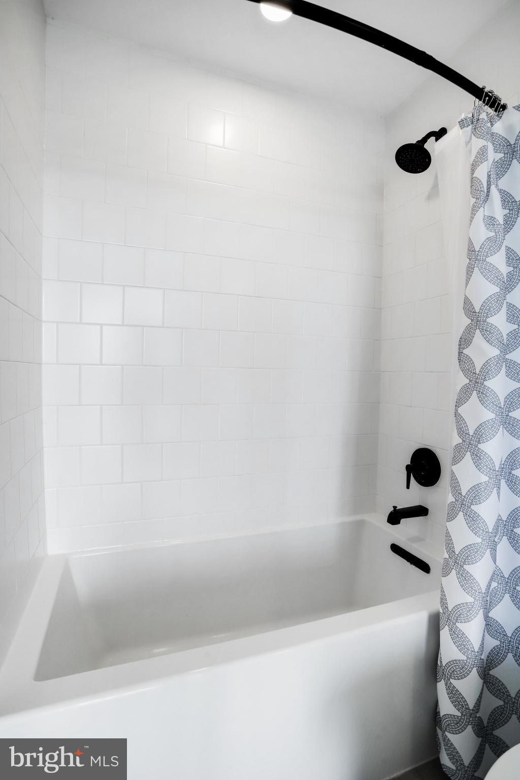 1625 ECKINGTON PLACE NE PH319