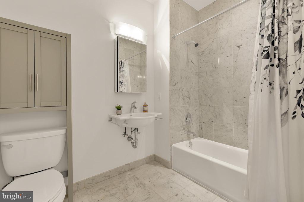 2100 11TH STREET NW Unit: 406