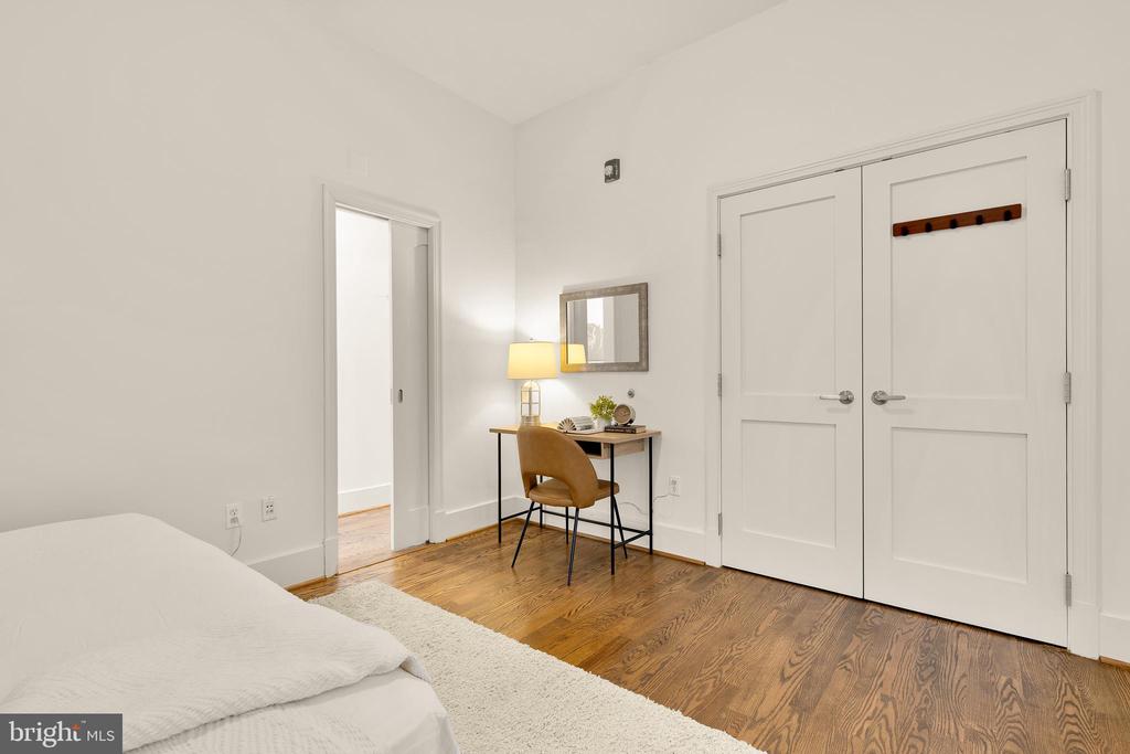 2100 11TH STREET NW Unit: 406