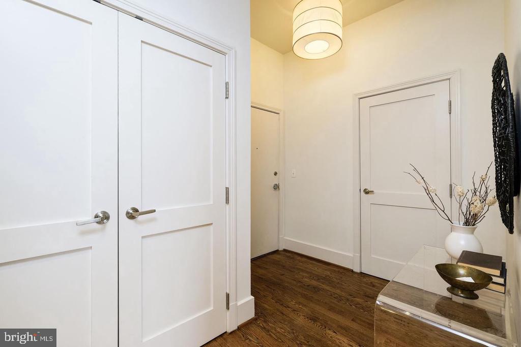 2100 11TH STREET NW Unit: 406