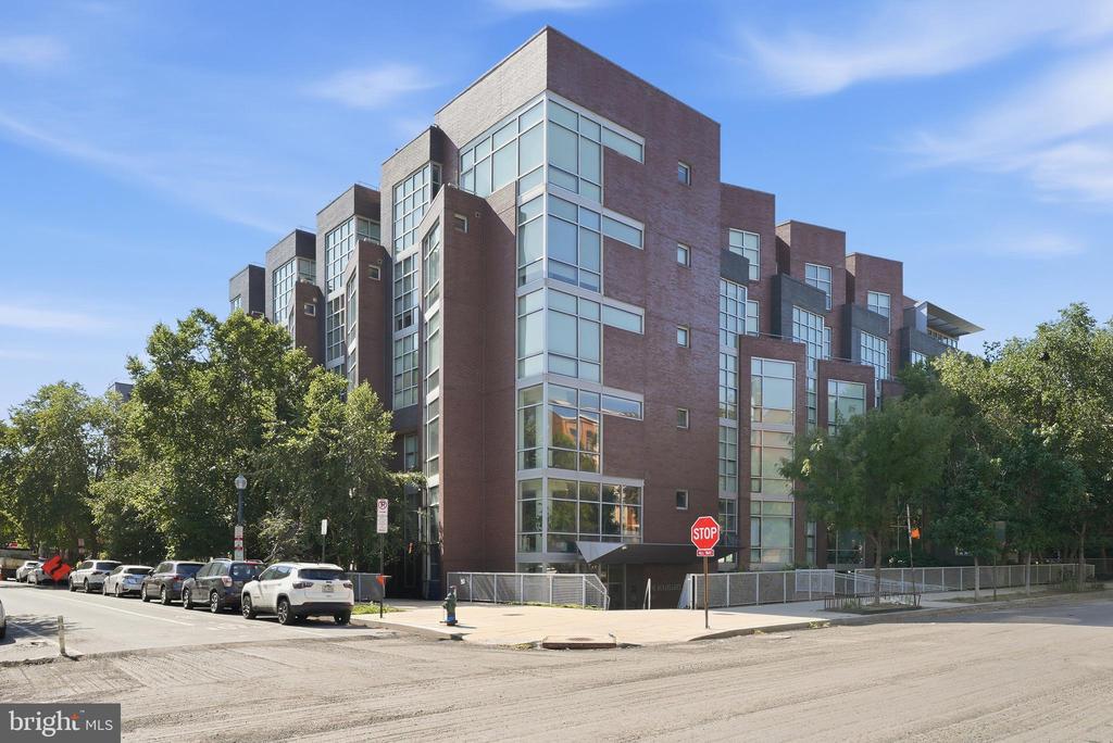 2100 11TH STREET NW Unit: 406