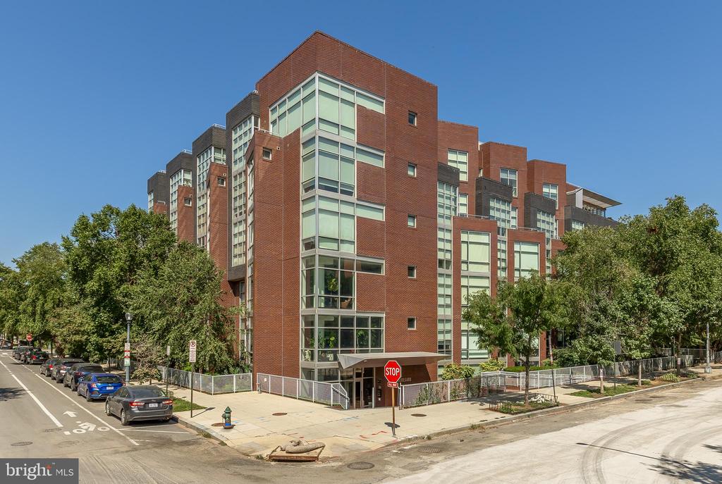2100 11TH STREET NW Unit: 406