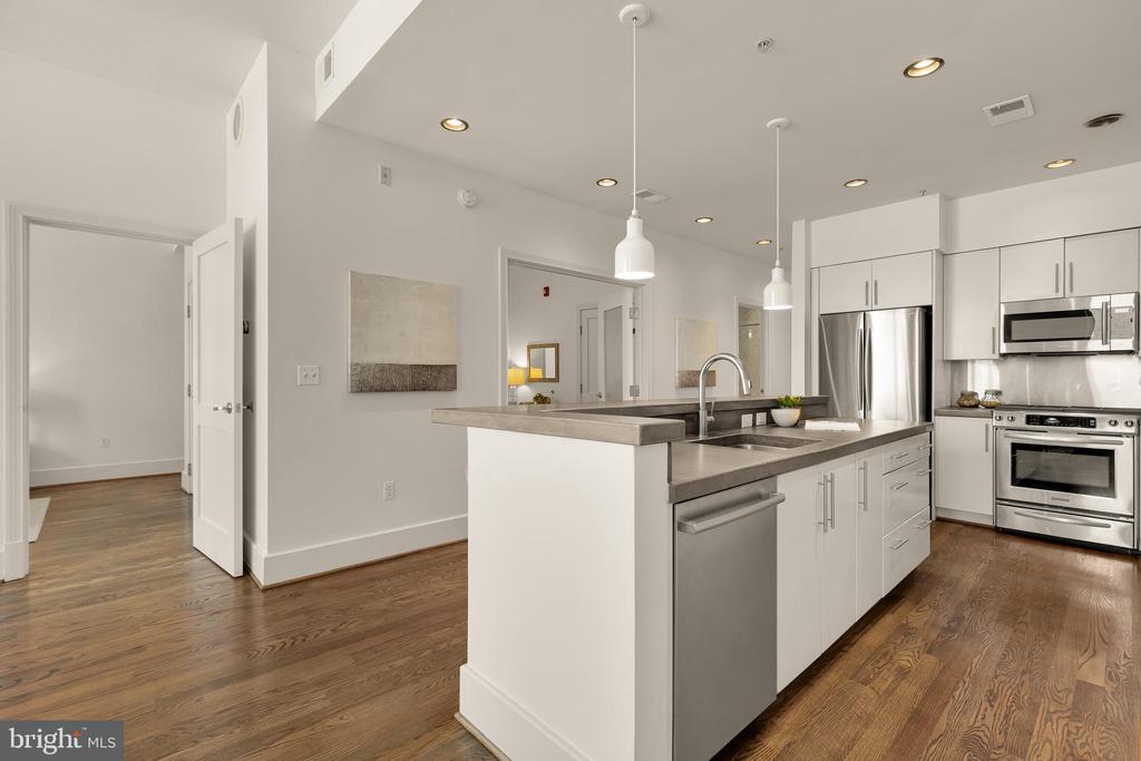 2100 11TH STREET NW Unit: 406