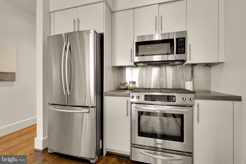 2100 11TH STREET NW Unit: 406