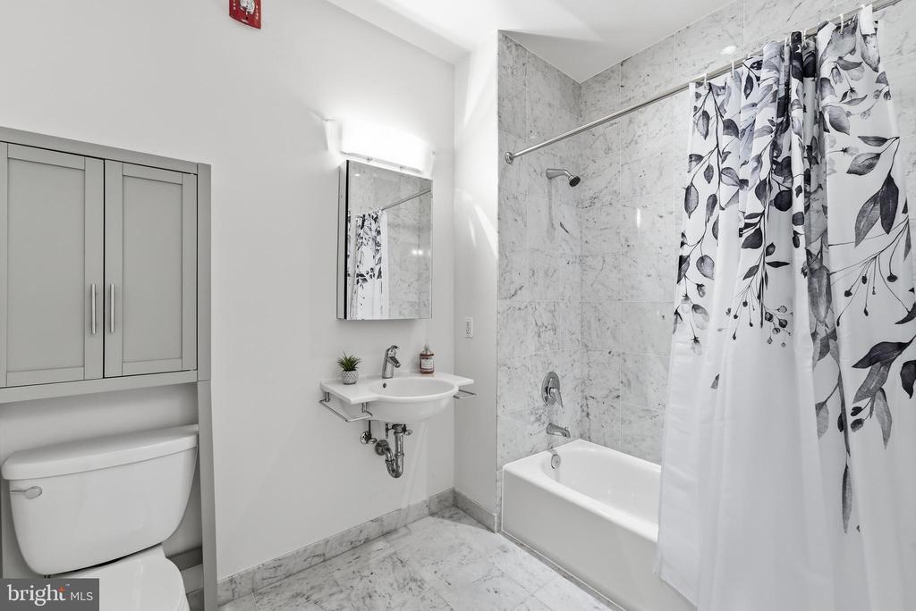 2100 11TH STREET NW Unit: 406