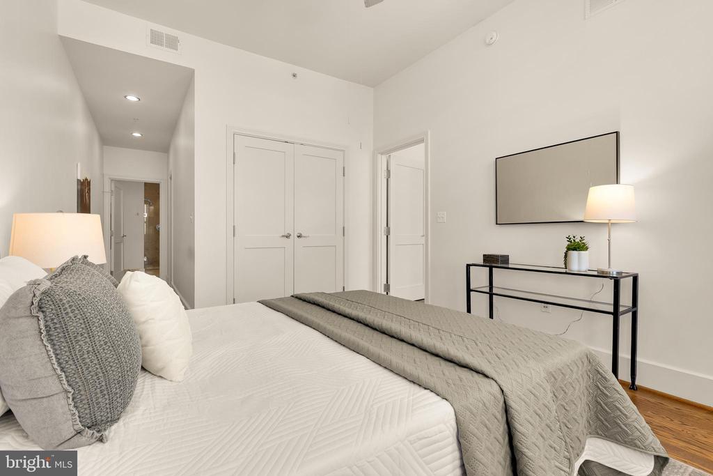 2100 11TH STREET NW Unit: 406