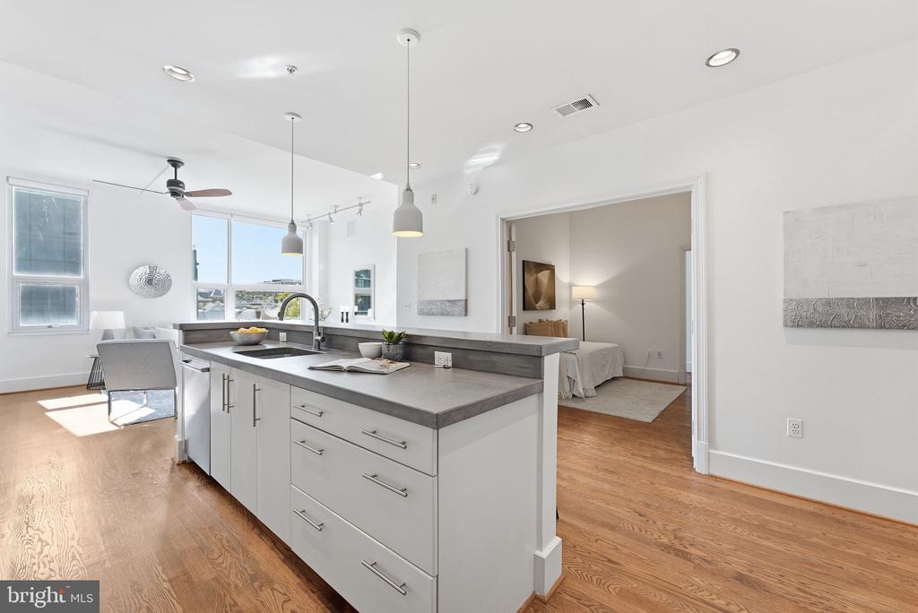 2100 11TH STREET NW Unit: 406