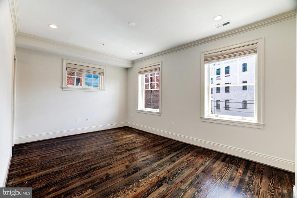 1848 BILTMORE STREET NW Unit: 4
