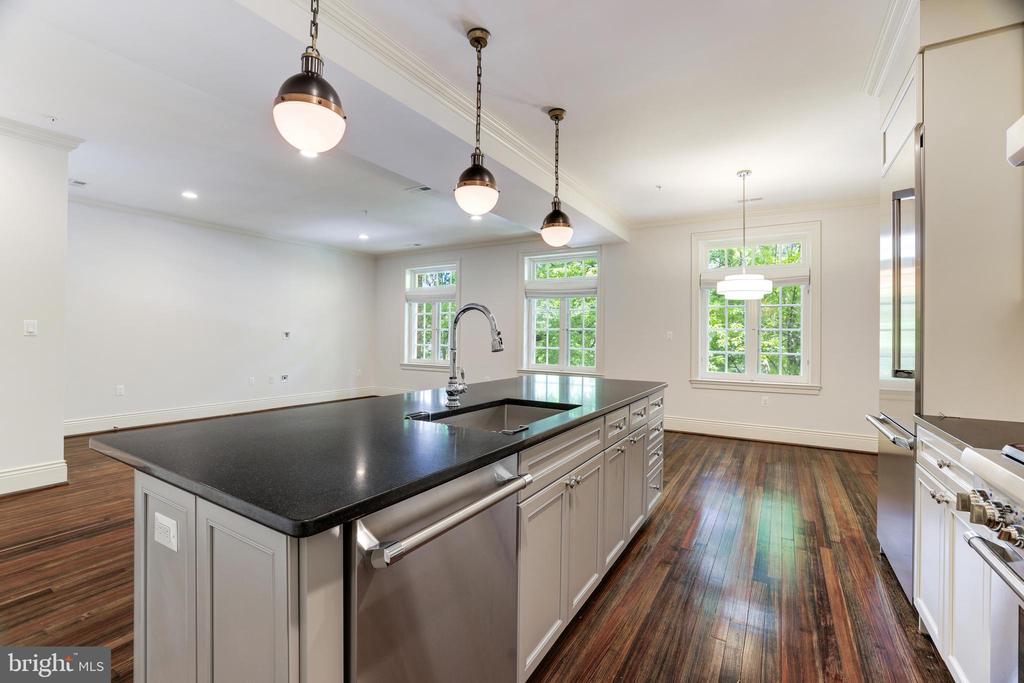 1848 BILTMORE STREET NW Unit: 4