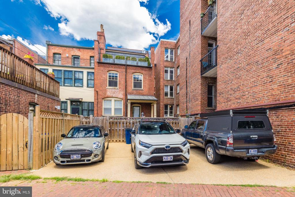1848 BILTMORE STREET NW Unit: 4