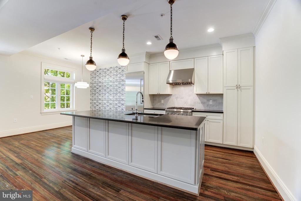 1848 BILTMORE STREET NW Unit: 4