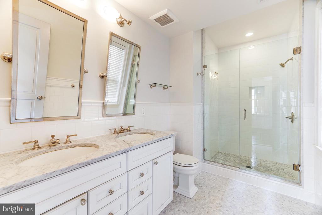 1848 BILTMORE STREET NW Unit: 4