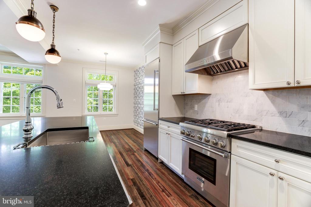 1848 BILTMORE STREET NW Unit: 4