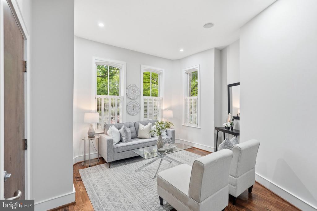 631 NORTH CAROLINA AVENUE SE Unit: 1