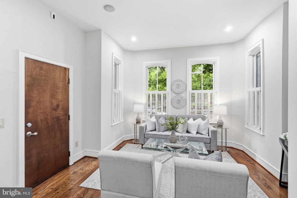 631 NORTH CAROLINA AVENUE SE Unit: 1