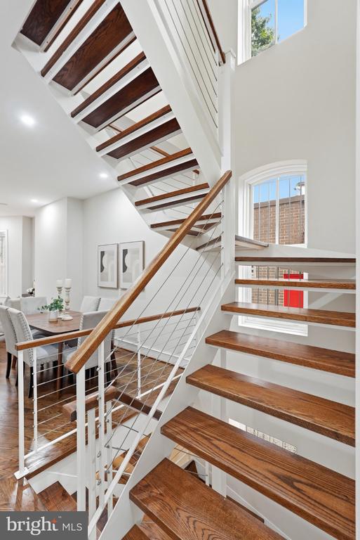 631 NORTH CAROLINA AVENUE SE Unit: 1