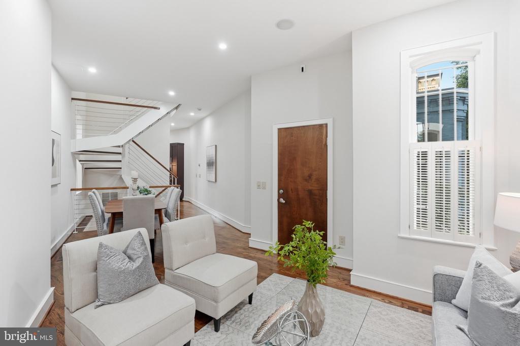 631 NORTH CAROLINA AVENUE SE Unit: 1