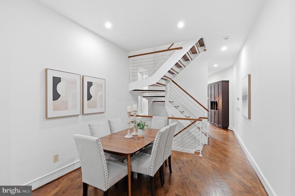 631 NORTH CAROLINA AVENUE SE Unit: 1