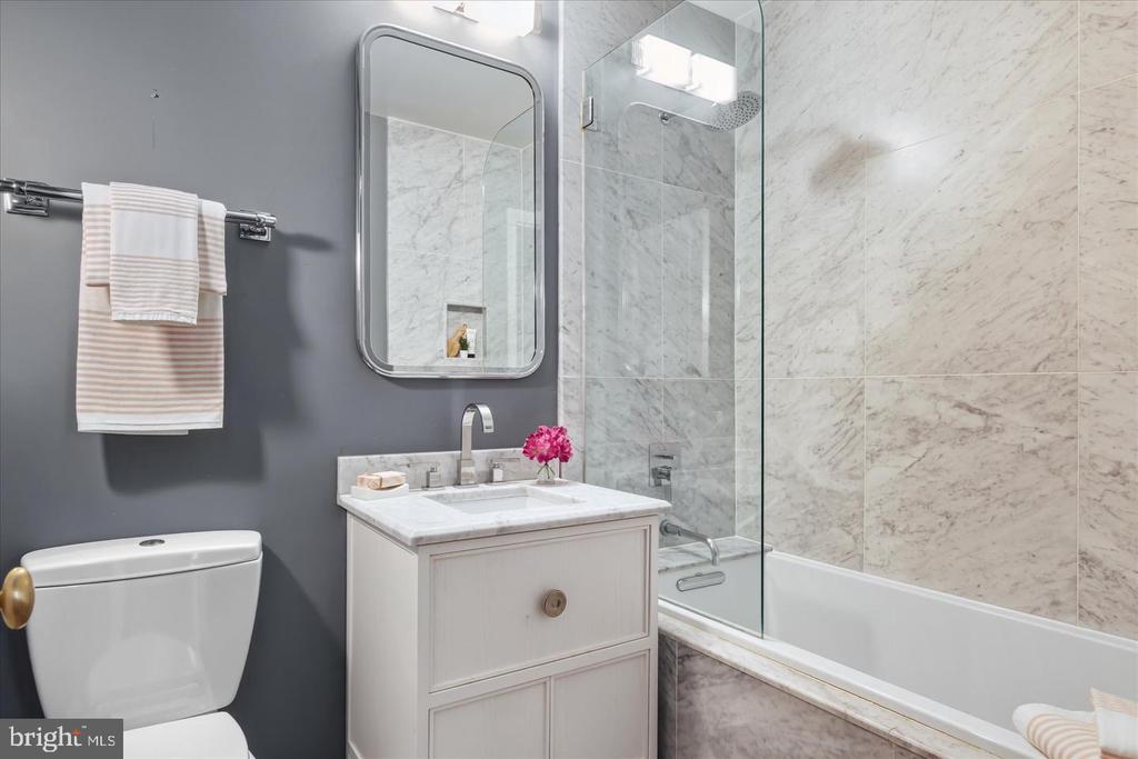 1155 23RD STREET NW Unit: 8H