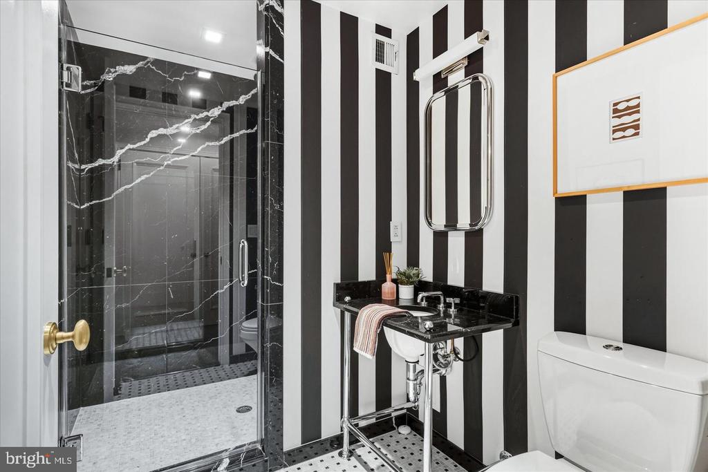 1155 23RD STREET NW Unit: 8H
