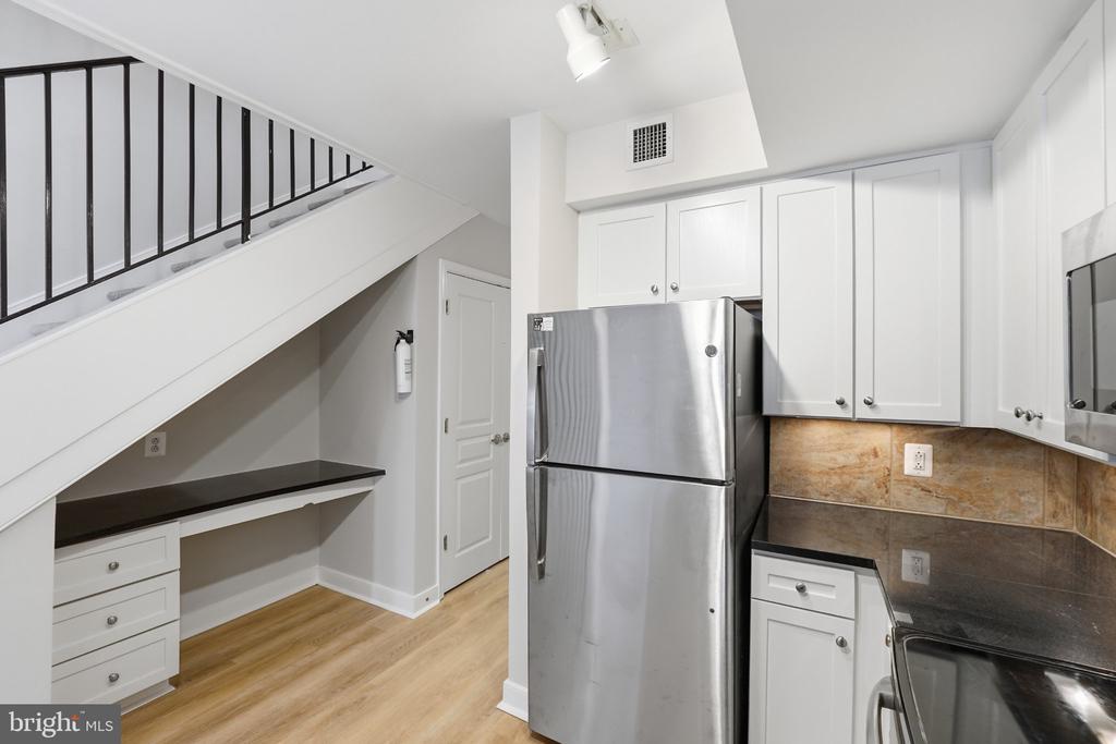 631 D STREET NW Unit: 844