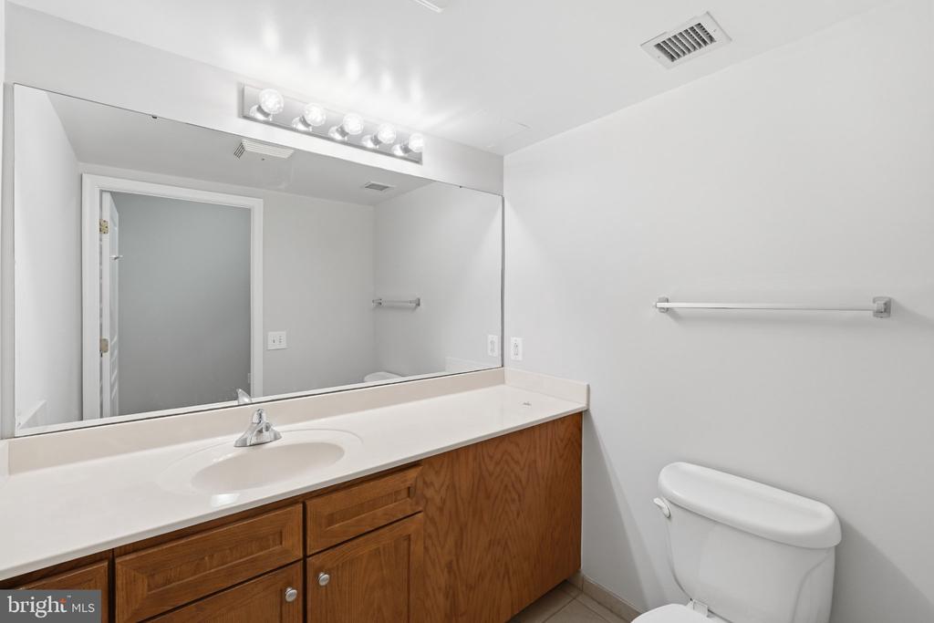 631 D STREET NW Unit: 844