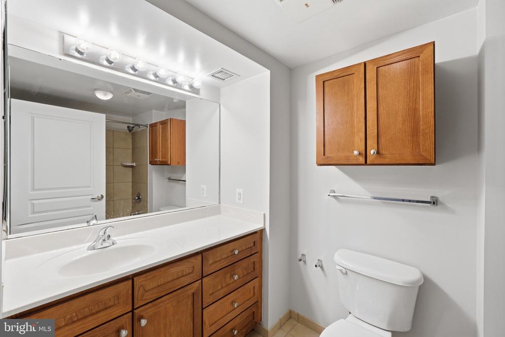 631 D STREET NW Unit: 844