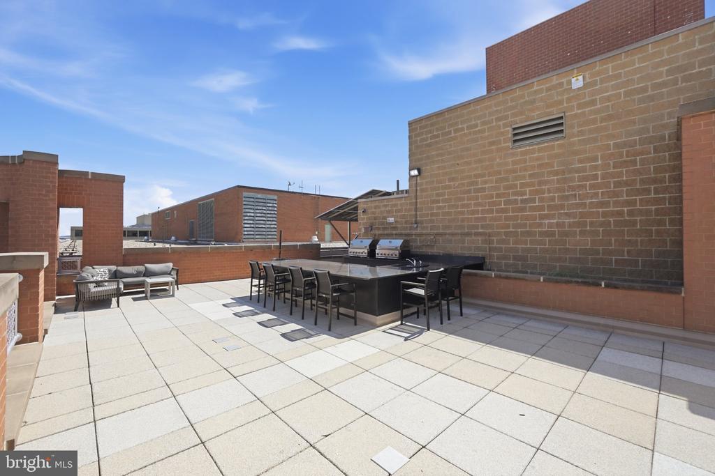 631 D STREET NW Unit: 844