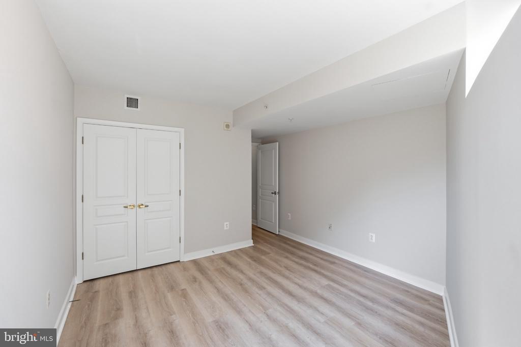 631 D STREET NW Unit: 844