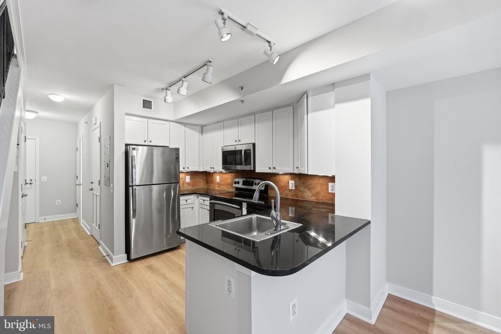 631 D STREET NW Unit: 844