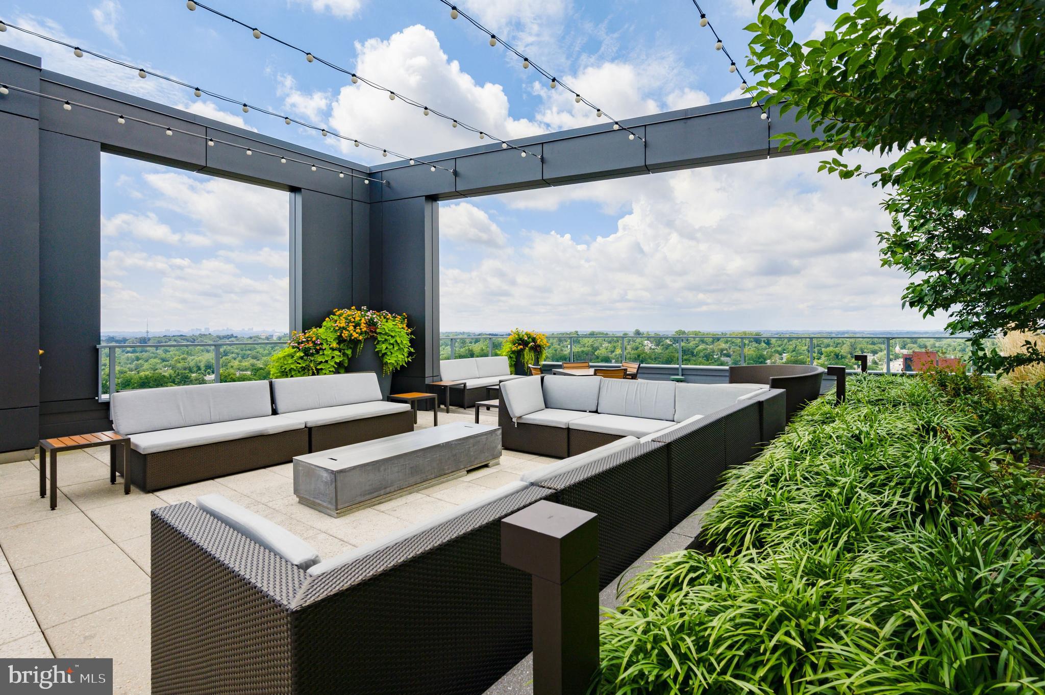 4960 Fairmont Avenue Unit: 707