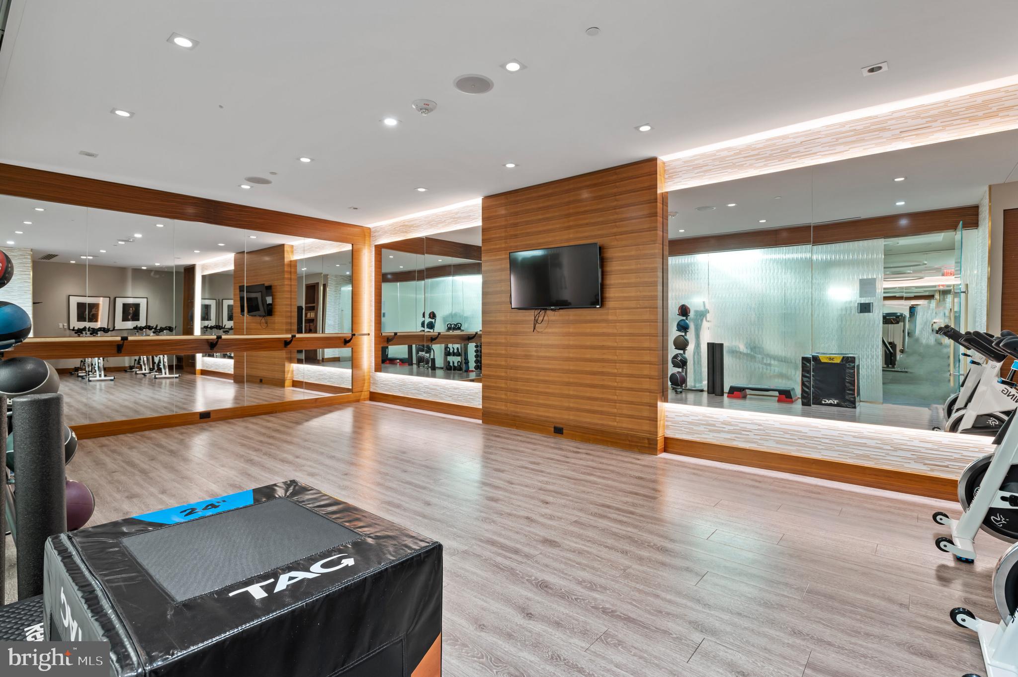 4960 Fairmont Avenue Unit: 707