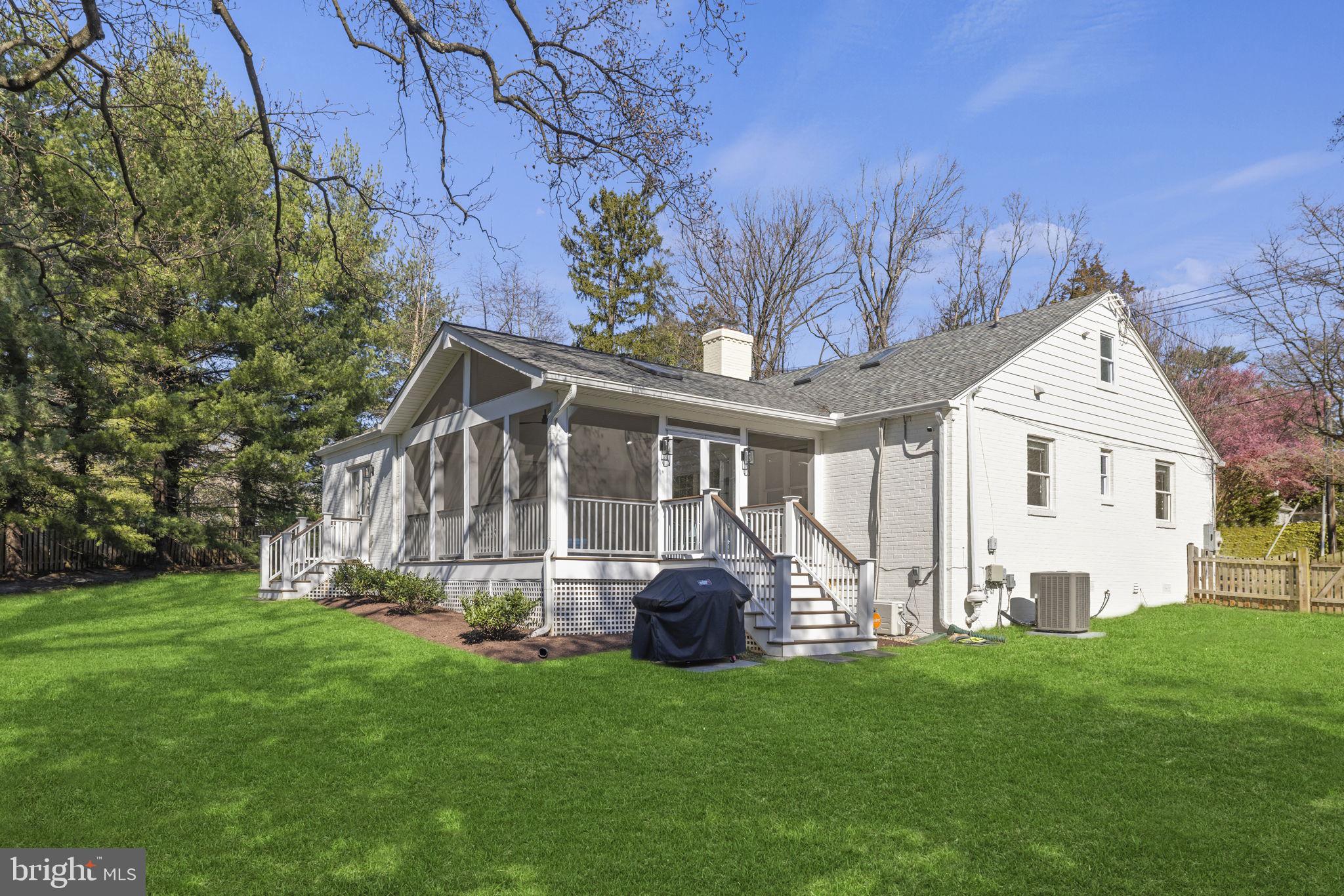 10114 Summit Ave