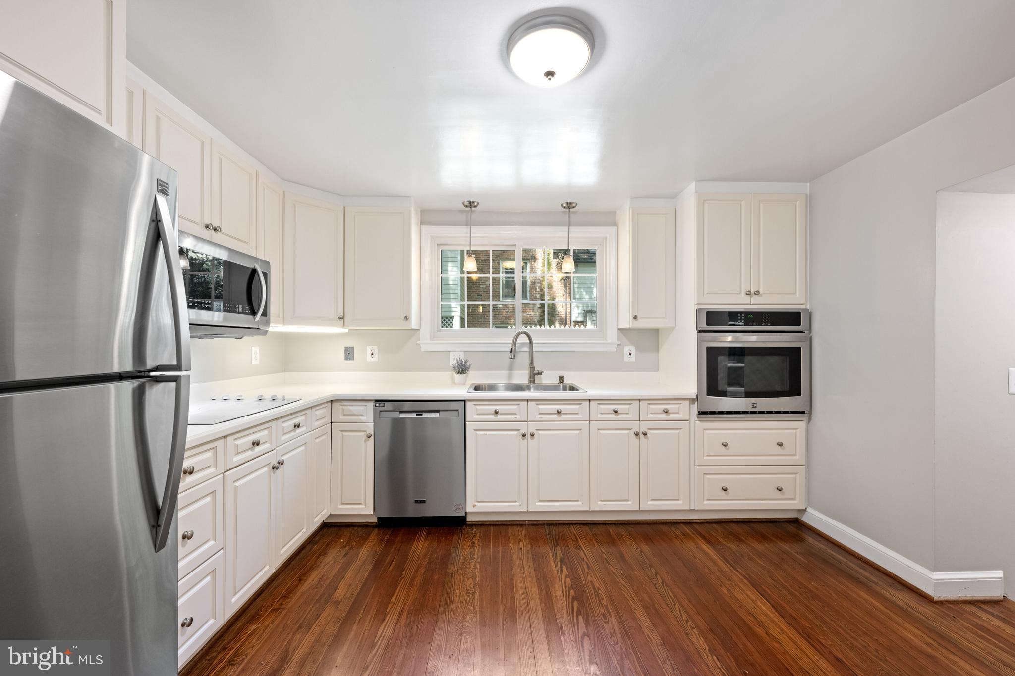 5221 Duvall Dr