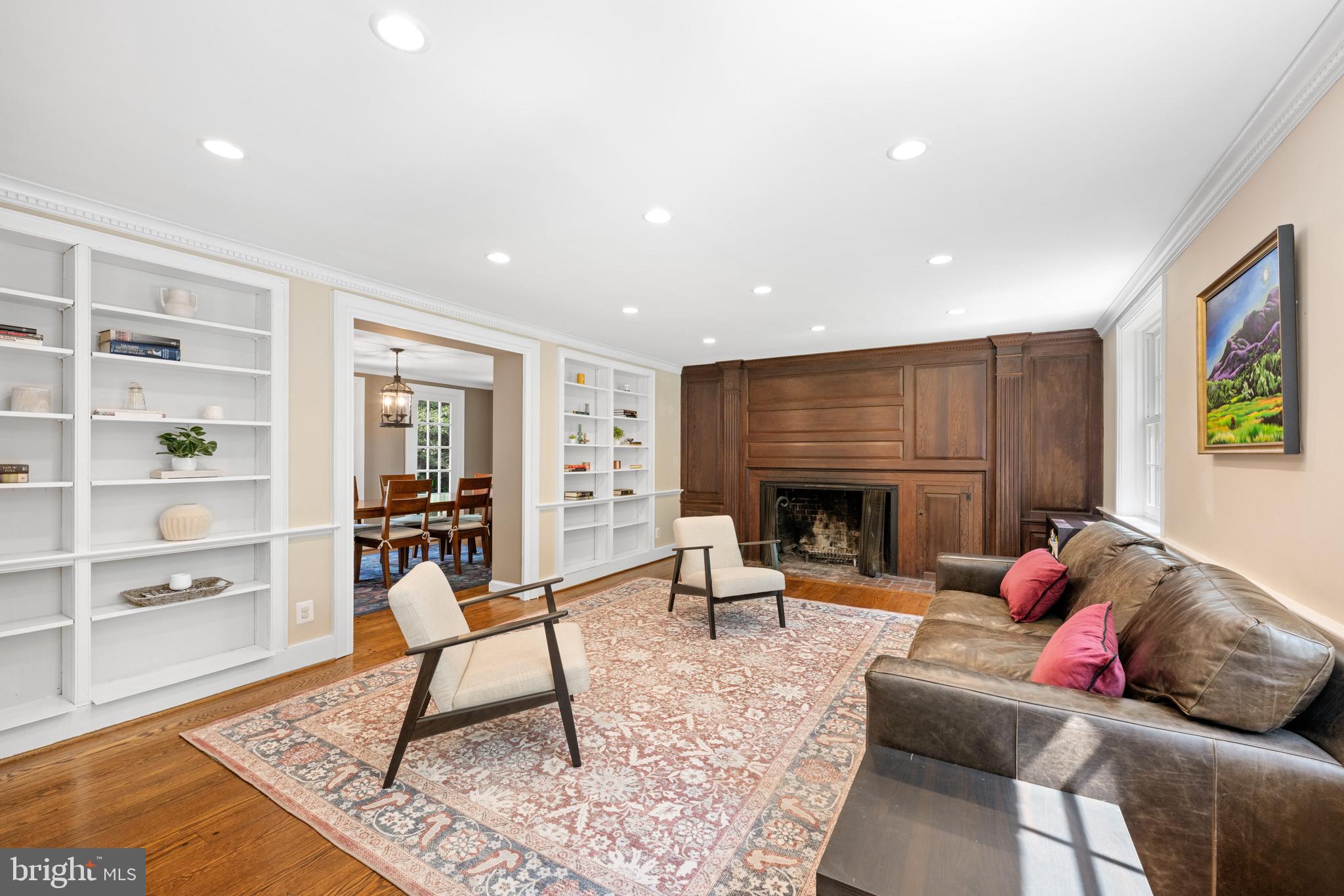 5221 Duvall Dr