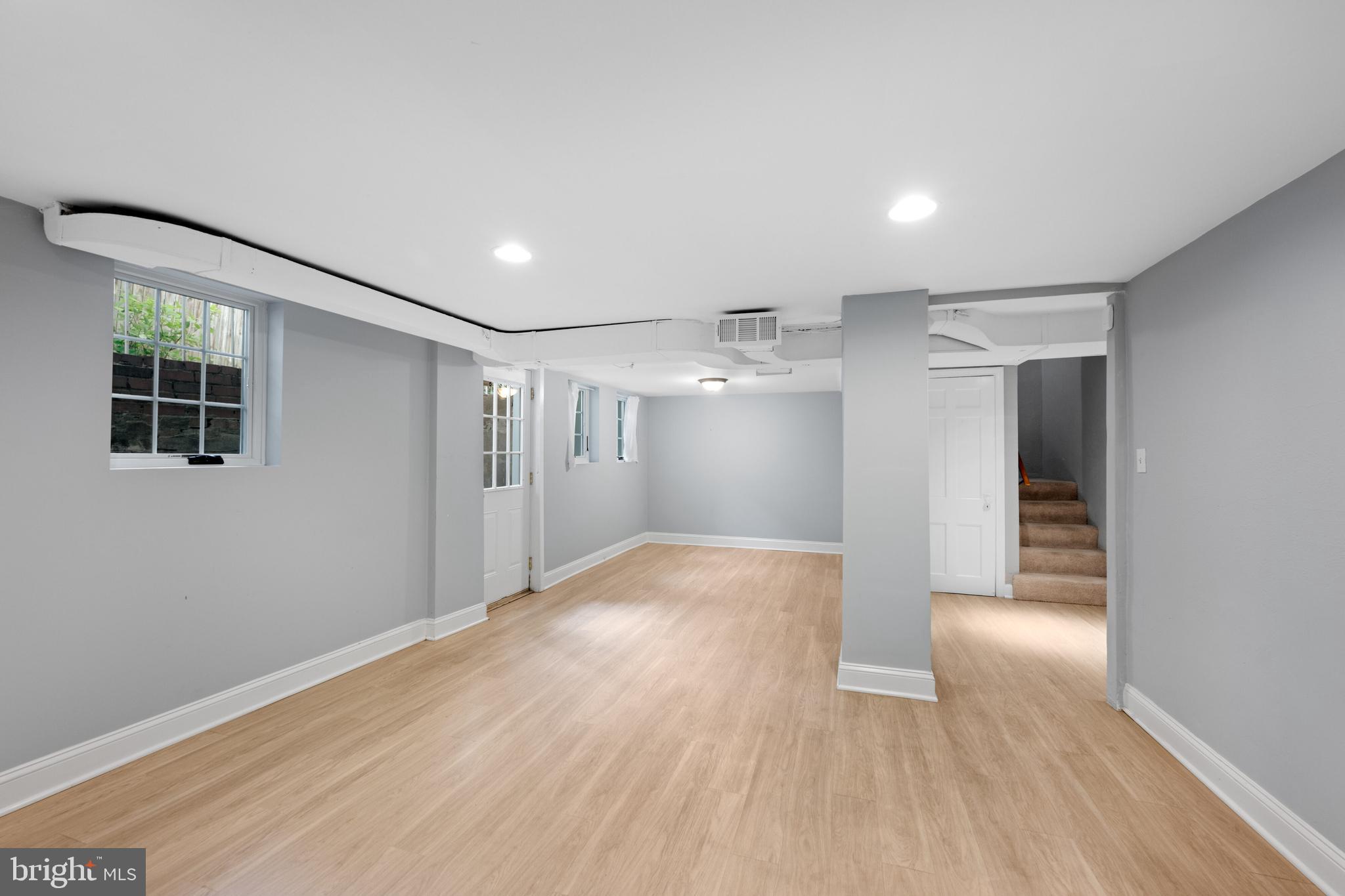 5221 Duvall Dr