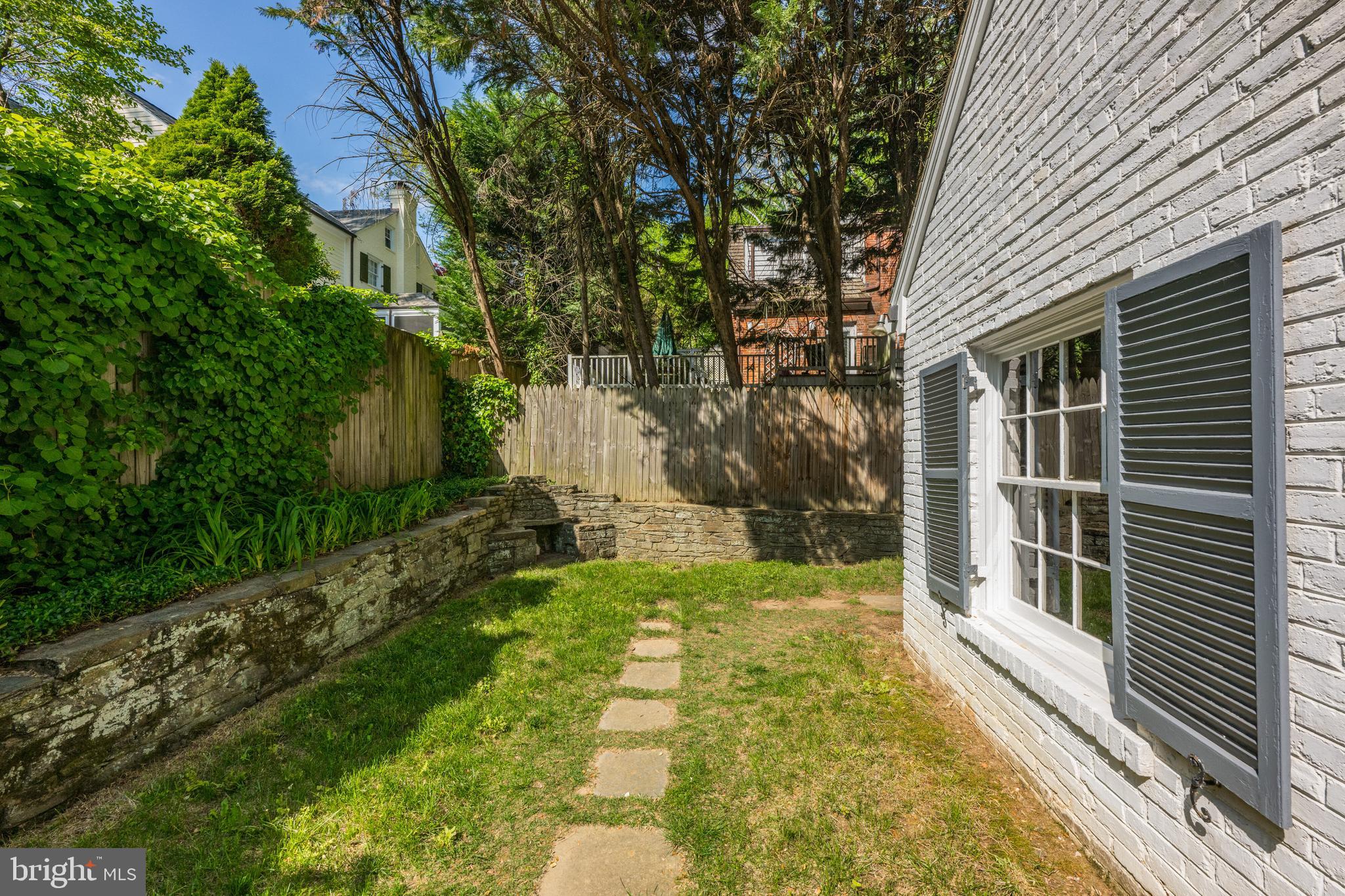 5221 Duvall Dr