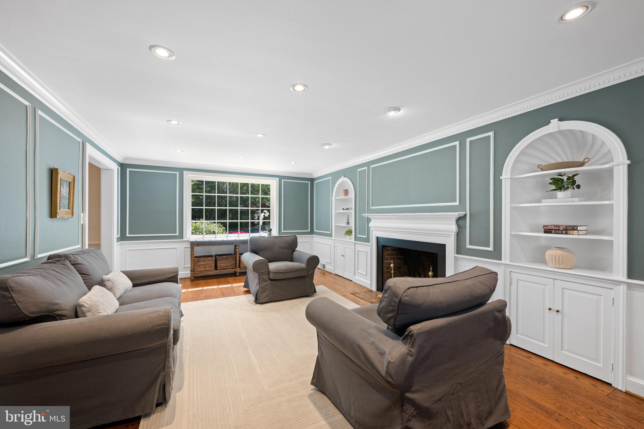 5221 Duvall Dr