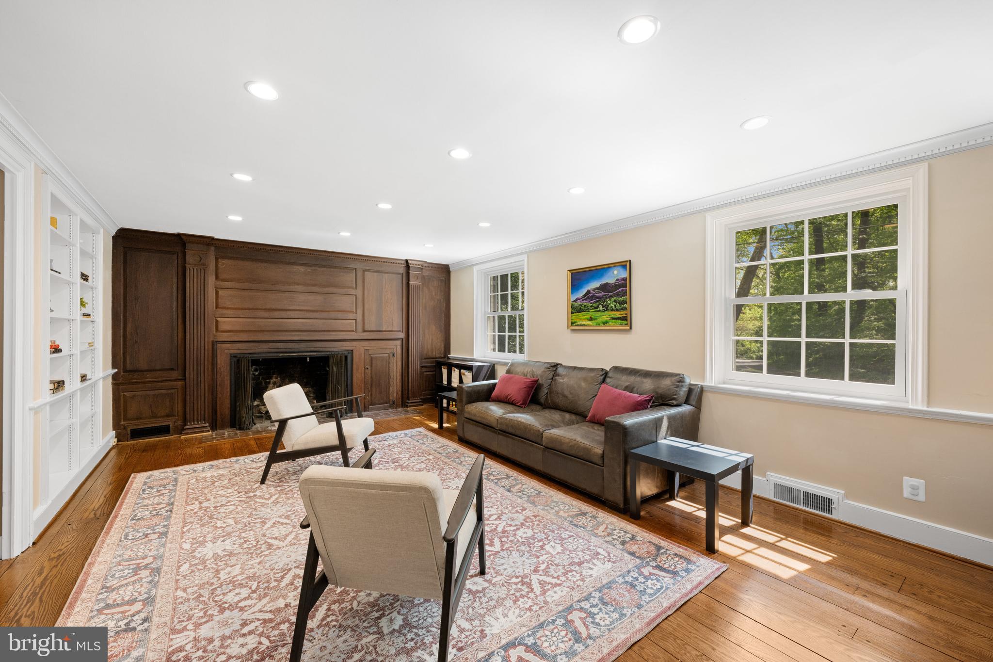 5221 Duvall Dr