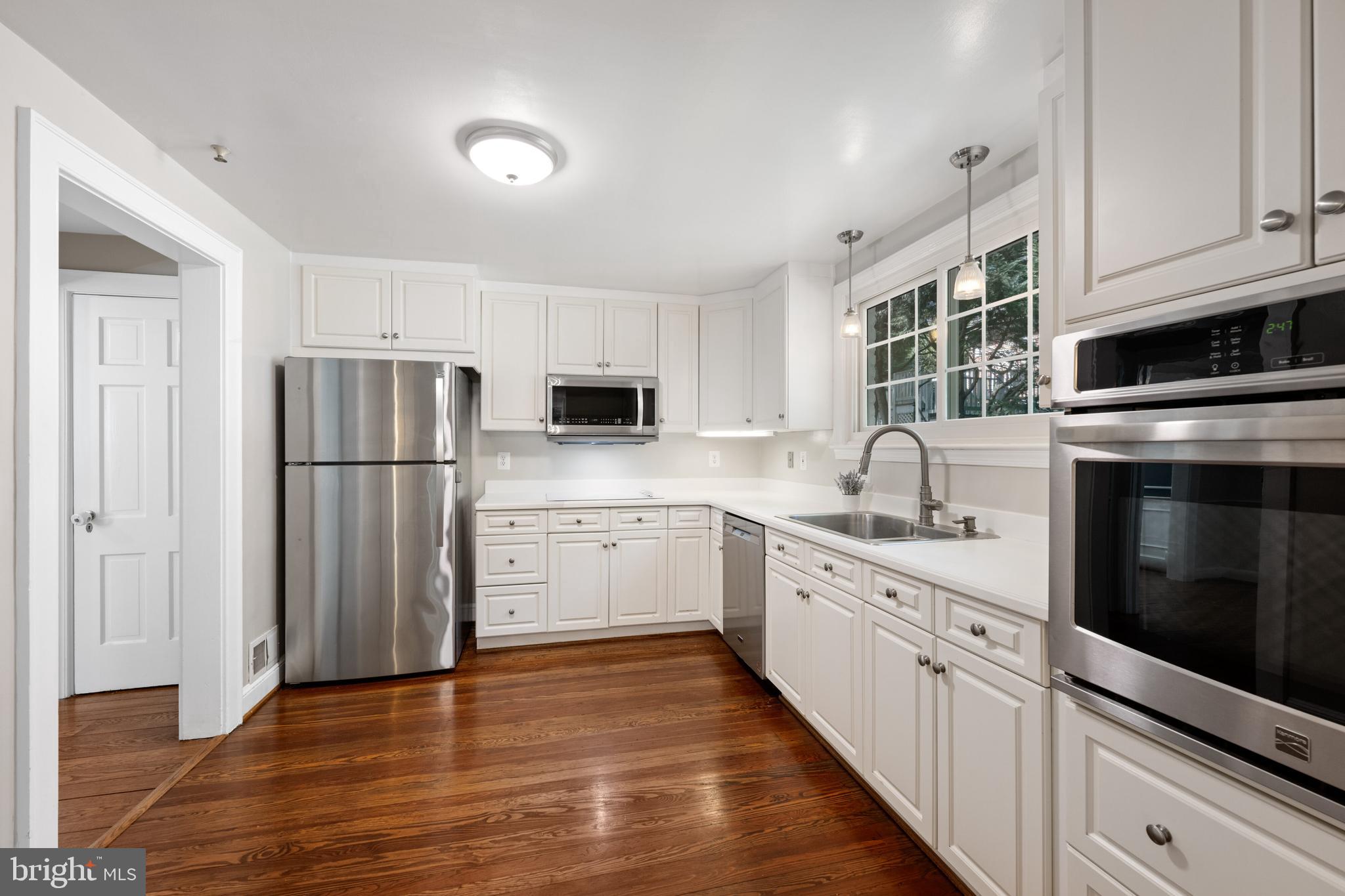 5221 Duvall Dr