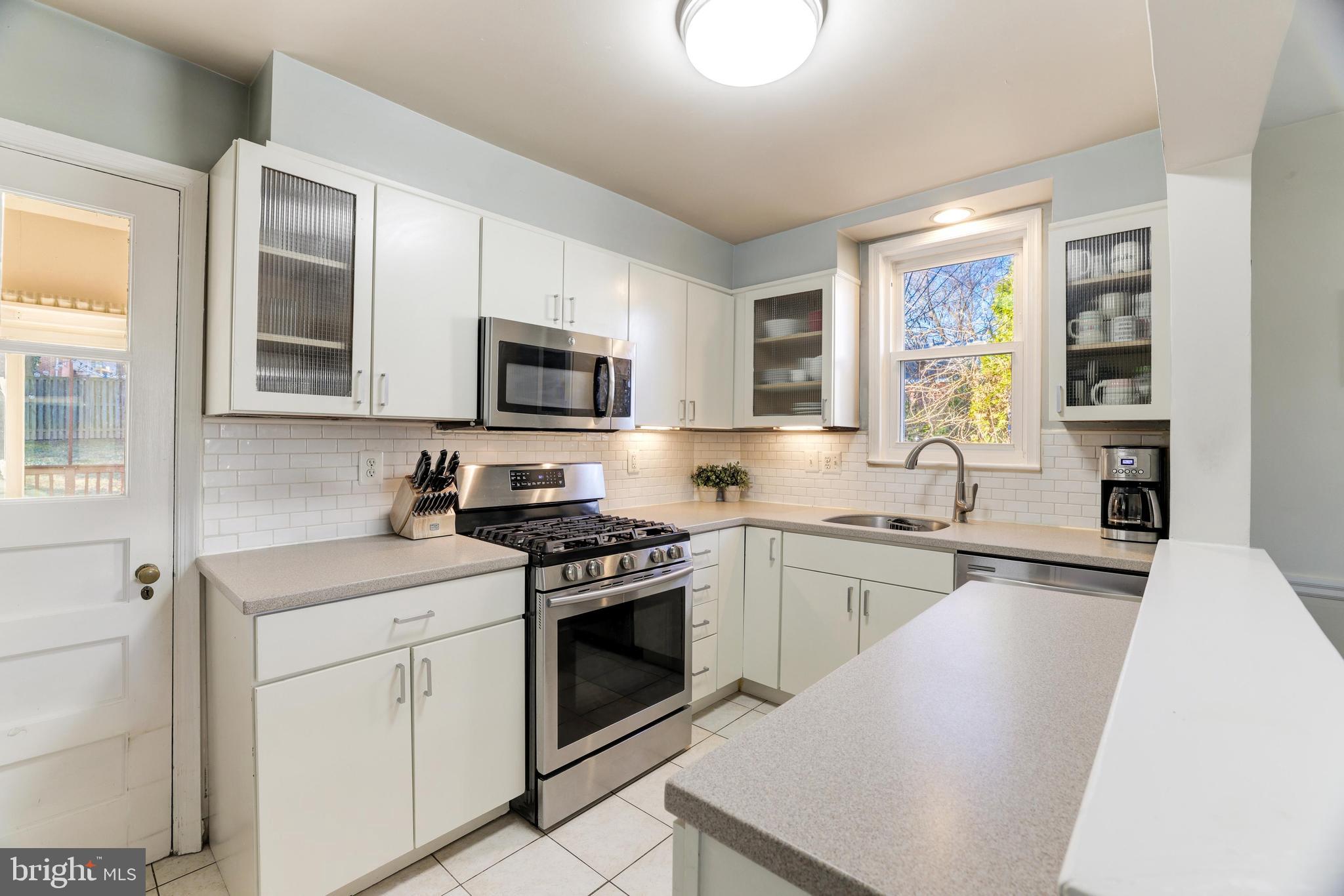 10018 Greenock Rd
