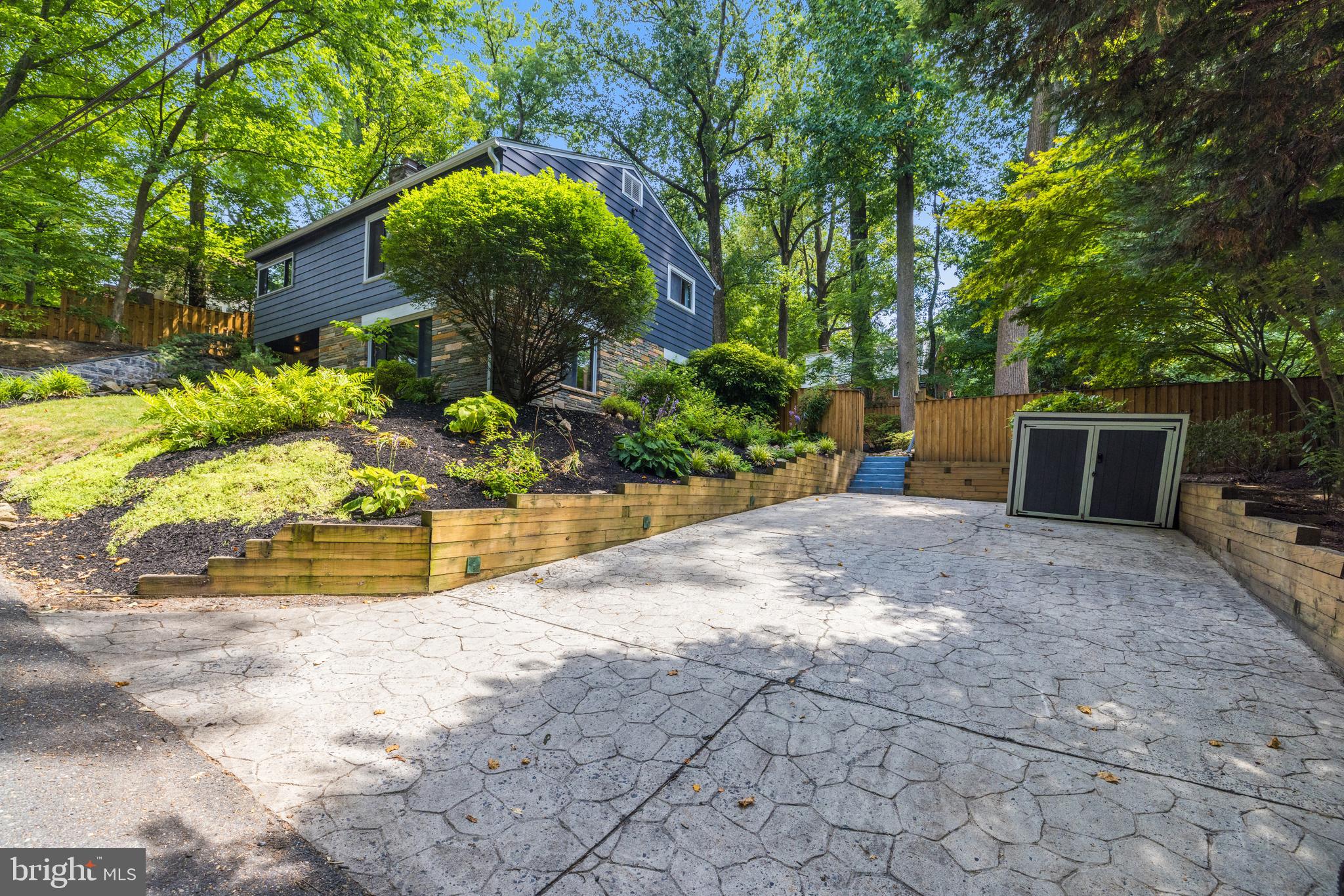 2912 Forsythe Ave