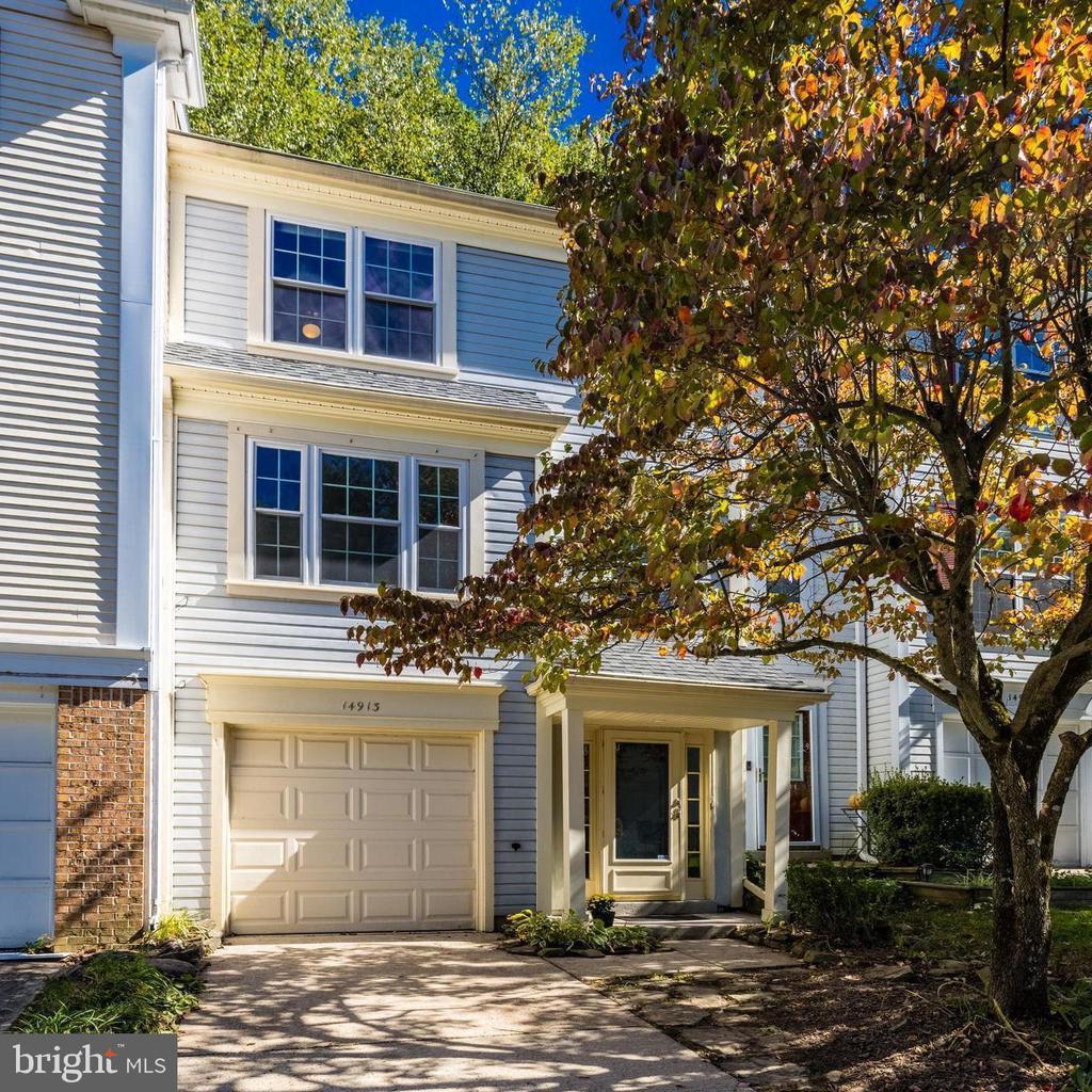 14913 Carriage Square Dr